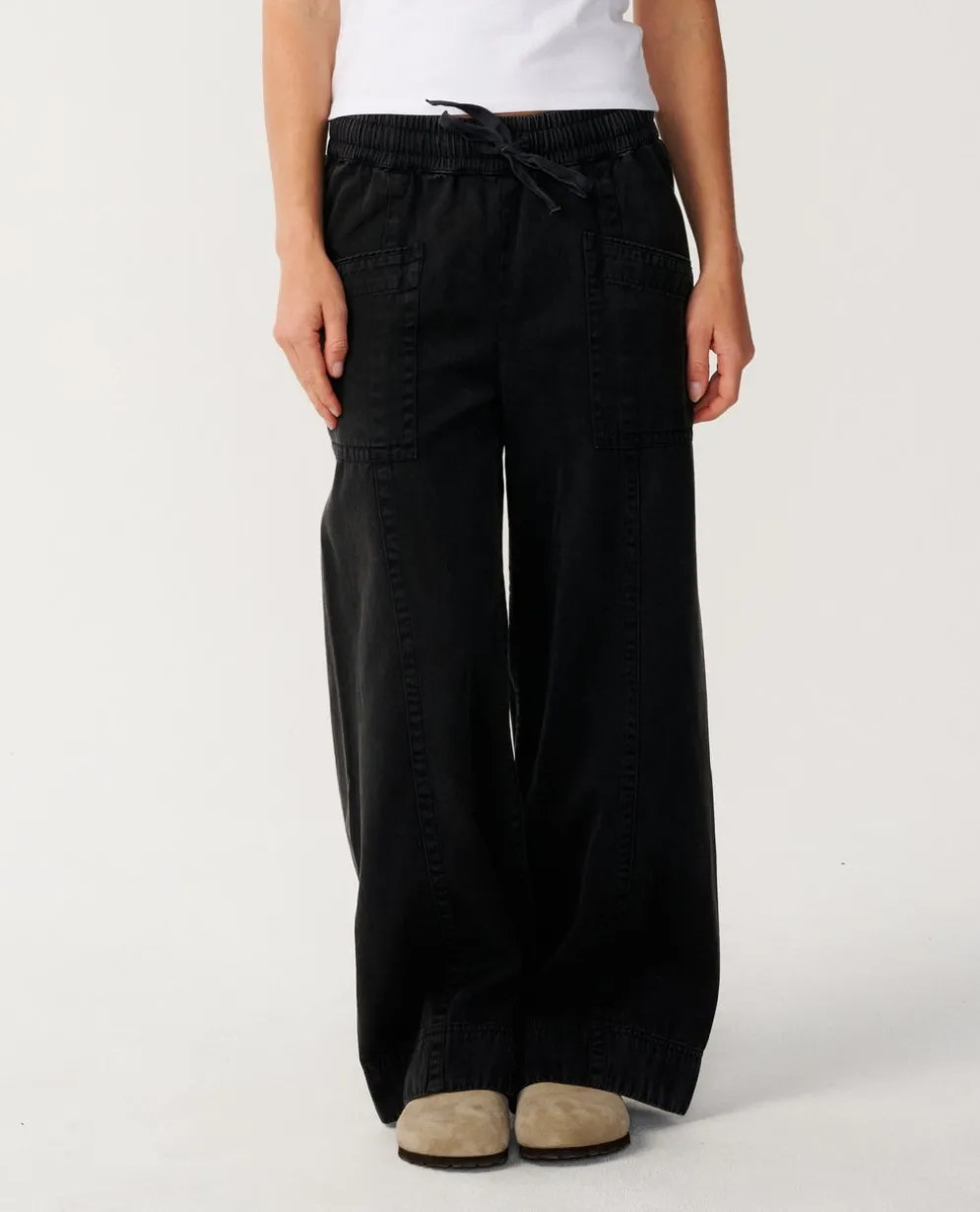 Bossa Nova Twill Wide Leg Pant